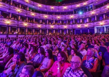 El Teatro Cervantes, hasta la bandera. Foto: Dipu Málaga