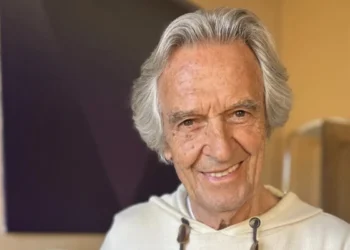 El guitarrista británico John McLaughlin. Foto: Instagram McLaughlin