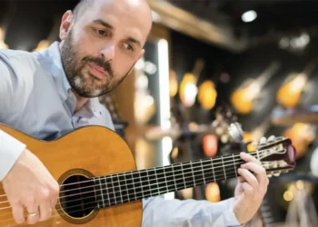 El guitarrista David Leiva. Foto: web Taller Musics