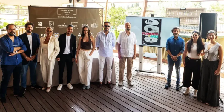 Presentación del Ciclo Café Cantante en Puerto de Cuba-Café del Río, Sevilla. Foto: Kiko Valle