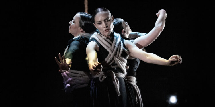 'Grassi. La voce, l'occhio, la carne', di Paula Comitre, Florencia Oz e Carmen Angulo. Festival Flamenco di Nîmes 2026. Teatro Odeon di Nìmes. 15 febbraio 2026. Foto: Sandy Korzekwa