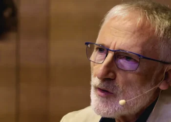 El profesor José Francisco Ortega Castejón, en un acto del Festival del Cante de las Minas. Foto: IG Cante de las Minas