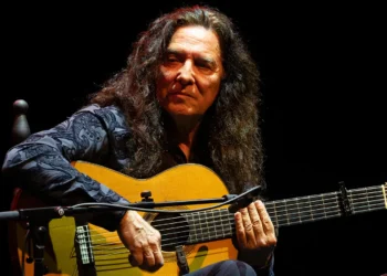 Recital de guitarra de Tomatito. Festival Flamenco de Nîmes. Teatro de Nîmes, Bernadette Lafont. 15 feb 2026. Foto: Sandy Korzekwa