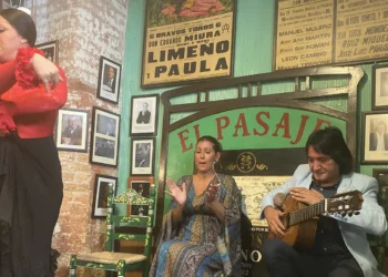 Actuación flamenca en el Tabanco El Pasaje, Jerez. Foto: perezventana