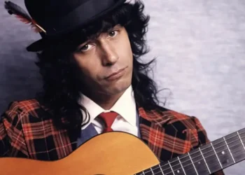 El sevillano Rafael Amador, en la portada del álbum 'Pasa la vida', de Pata Negra.