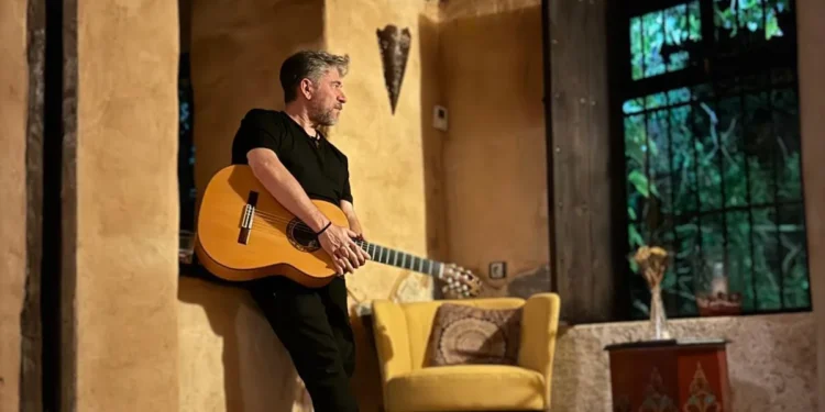 El guitarrista y productor moronense Domi de Ángeles.