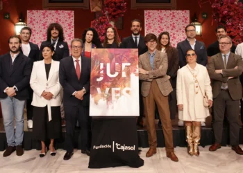 Presentación del ciclo Jueves Flamencos de Cajasol. El presidente Antonio Pulido y artistas. Foto: Fund Cajasol
