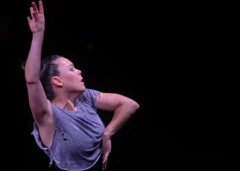 'Calentamiento', de Rocío Molina. Ciclo Flamenco lo serás tú. Teatro Cervantes, Málaga. 15 abril 2026. Foto: Álvaro Cabrera