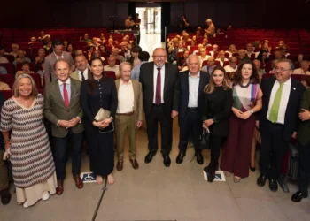 Premiados y autoridades. Gala de los III Premios Córdoba de Arte Flamenco. Cátedra de Flamencología de Universidad de Córdoba. 30 abril 2026. Foto: Cátedra