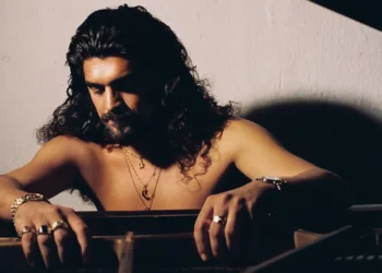 Israel Fernández presenta 'De oro y marfil' en el Alcázar, Bienal de Sevilla.