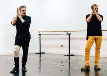 Mikhail Baryshnikov y Israel Galván. Ensayo en París, Theatre du Chatelet. Foto: ©Thomas Amouroux