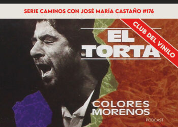 Podcast cover for Colores Morenos de El Torta, featuring a black-and-white portrait over a colorful collage and a red diagonal Club del Vinilo ribbon.